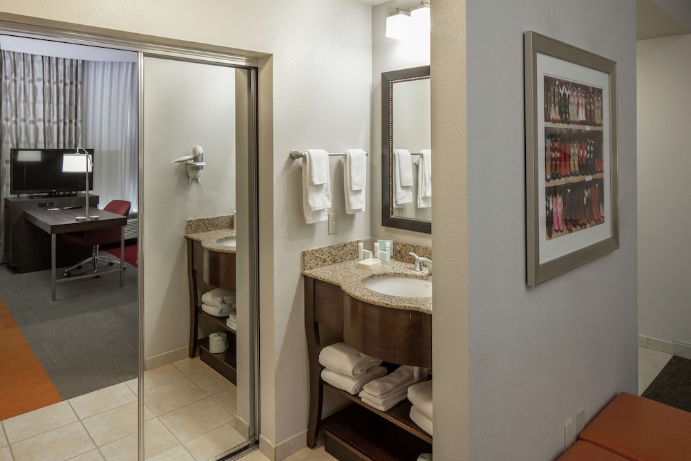 Hampton Inn & Suites Austin Cedar Park Lakeline - photo 13