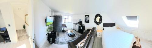 Riverview Stylish Non Smoking Loft Ensuite 4 Rent — 4-Star Luxury Hotel in Erith, United Kingdom