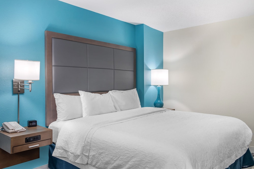 Hampton Inn Adel - photo 3