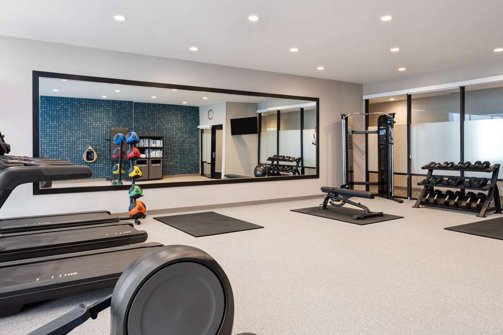 La Quinta Inn and Suites by Wyndham Lincoln - photo 9