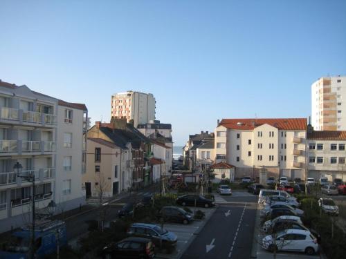 Appartement les Sables d'Olonne 1 pièce 2 Personnes FR 1 92 607 — 4-Star Luxury Hotel in Les Sables-D'olonne, France