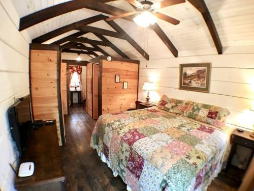 Tiny Home Cottage Near the Smokies #2 Lotte - photo 4