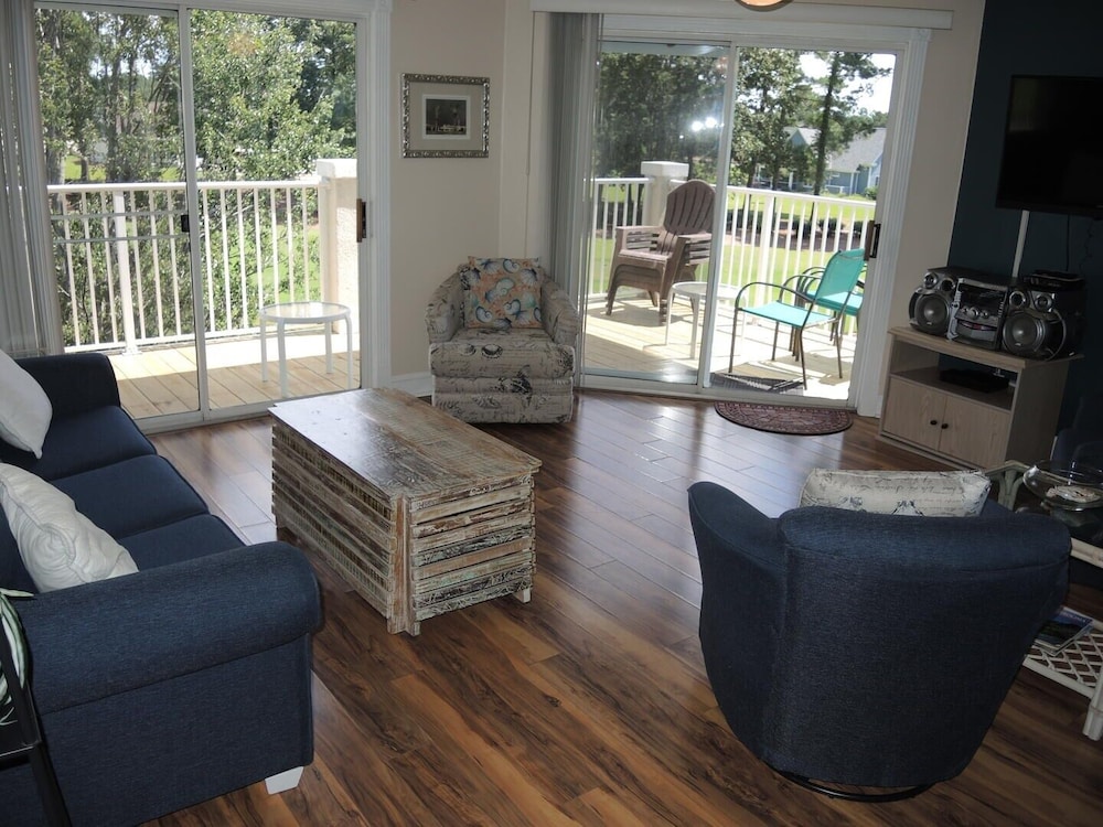 Brunswick Plantation Resort and Golf Condo 509M with Familiy Friendly Outdoor Pool by RedAwning — hotel in Calabash