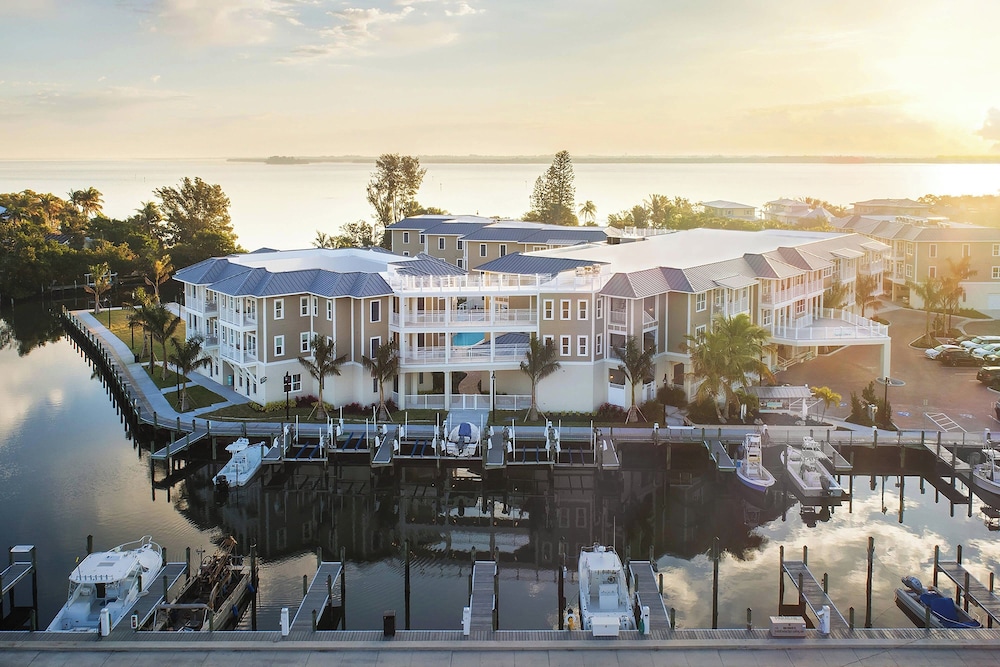 Waterline Villas & Marina Autograph Collection — 4-Star Luxury Hotel in Holmes Beach, United States