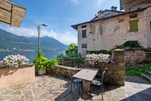 Luxury Lakefront Property — hotel in Lezzeno