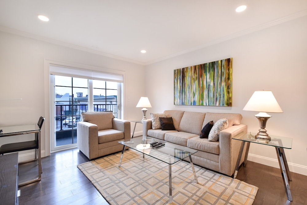 Global Luxury Suites at South Boston - photo 5