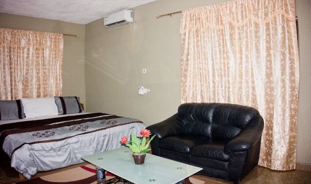 Telecentre Hotel Double Room — Konongo — photo 2