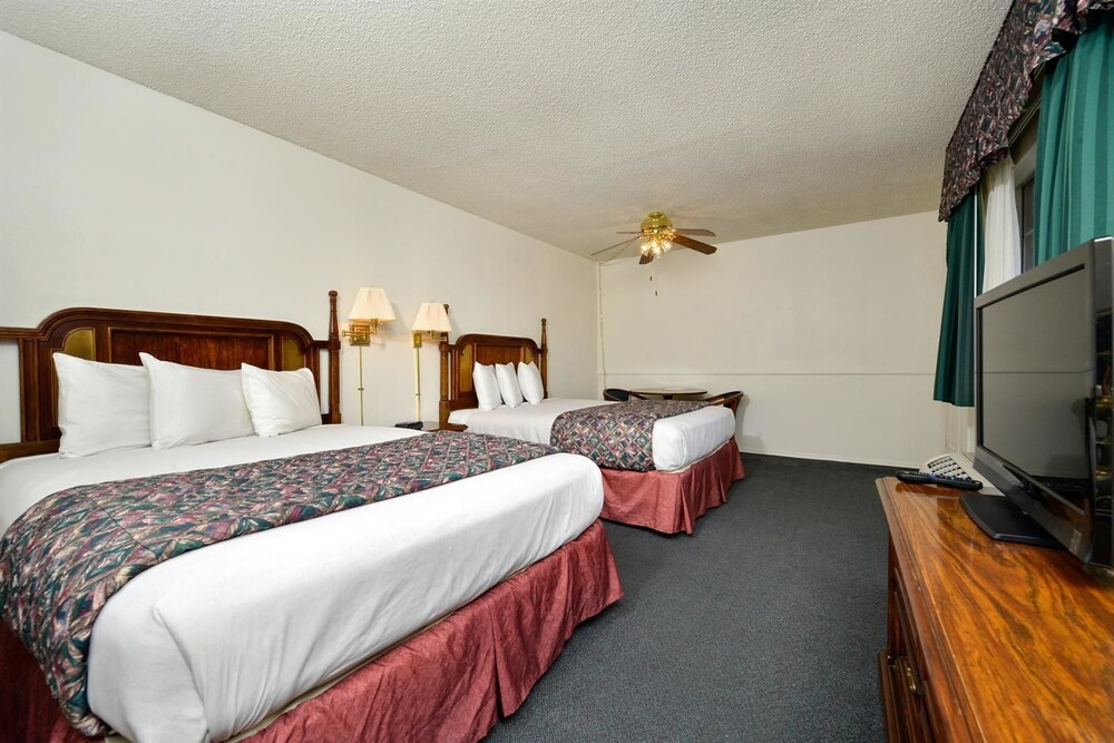 Americas Best Value Inn and Suites Lancaster - photo 11
