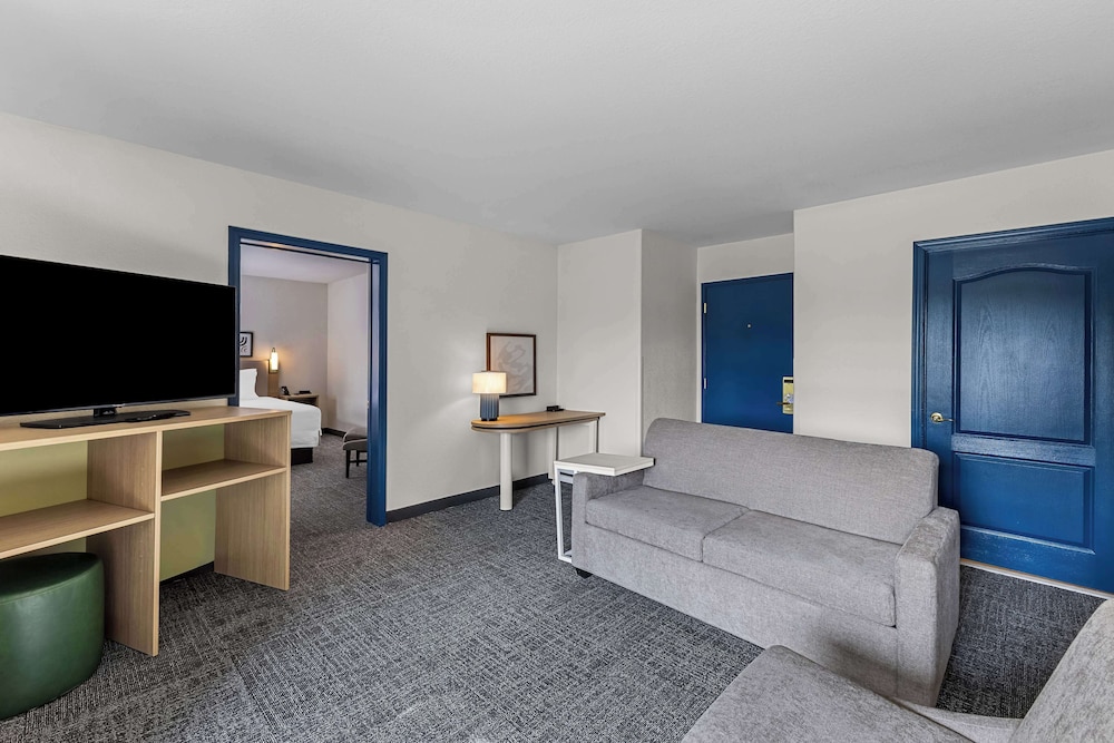Spark by Hilton Glendale Phoenix North - photo 32