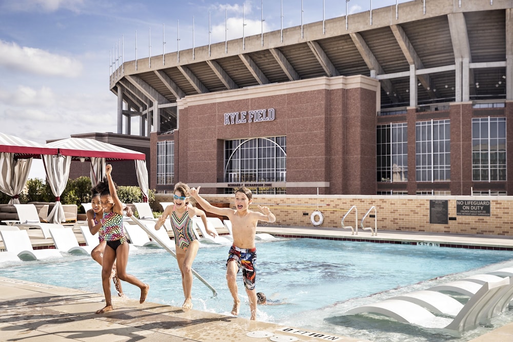 Texas A&M Hotel and Conference Center - photo 20