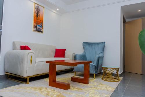 1 bedroom condo Riverside Drive with gym