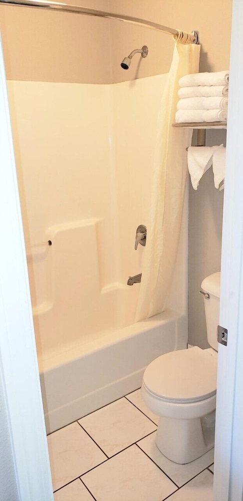 Southern Belle Inn - photo 16