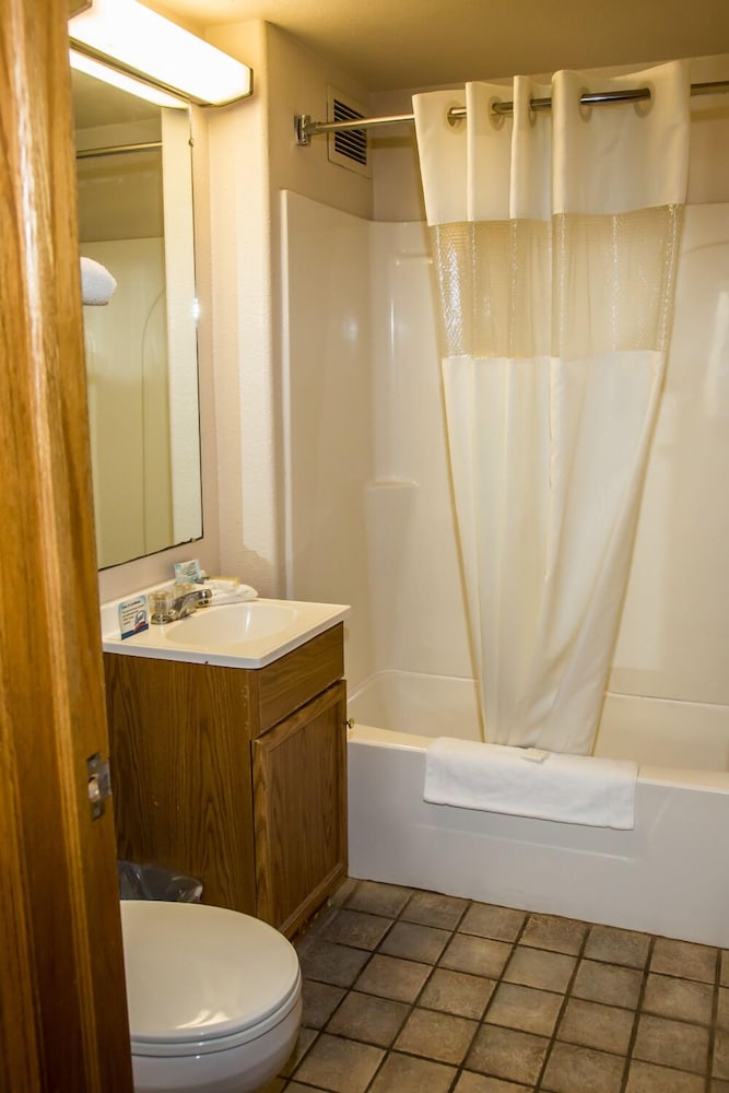 Baymont by Wyndham Fargo - photo 44