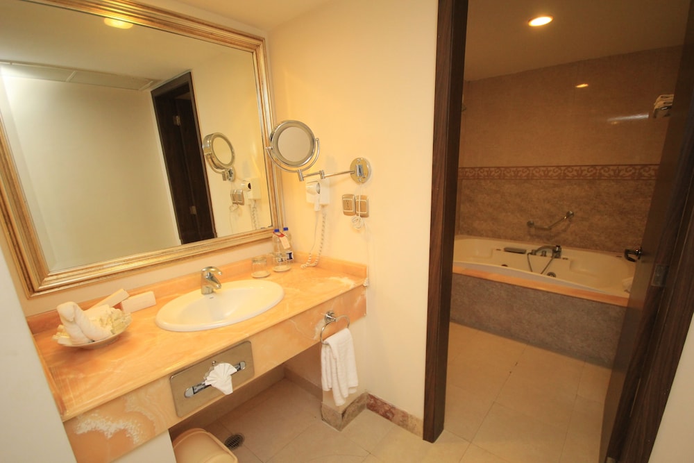 Bathroom sink
