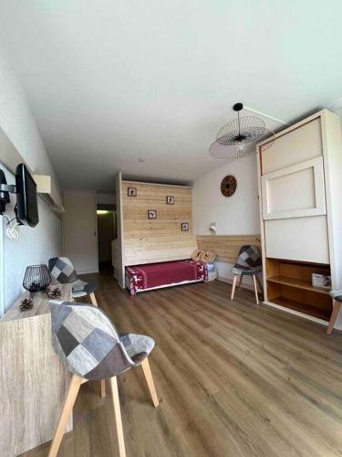 STUDIO Au pied des pistes Les deux alpes — 4-Star Luxury Hotel in Les Deux Alpes, France