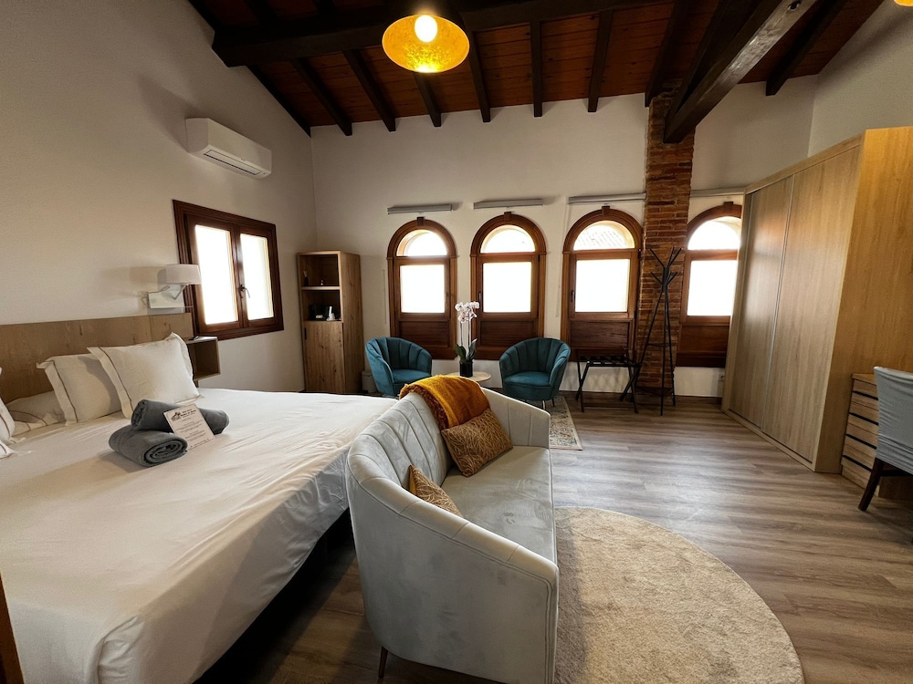 Hospedium Hotel Rural Abadía de Yuste - carbon neutral hotel in Jarandilla De La Vera