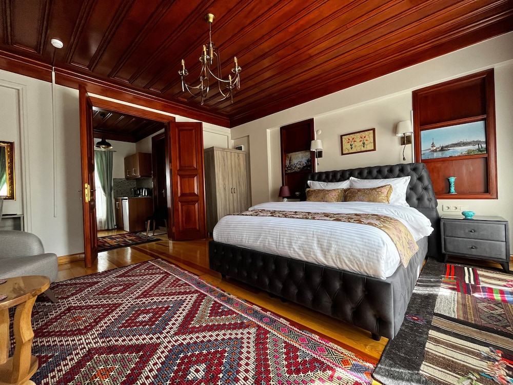 Lily Mansion — 4-Star Luxury Hotel in Istanbul, Turkey