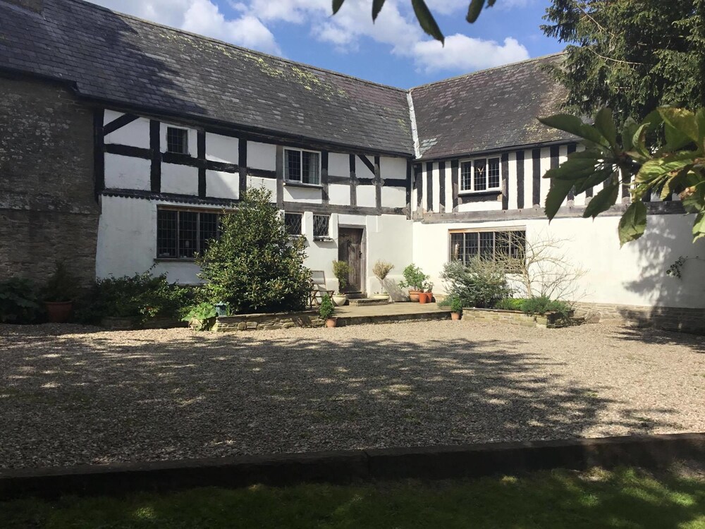 Walford Court — 4-Star Luxury Hotel in Craven Arms, United Kingdom