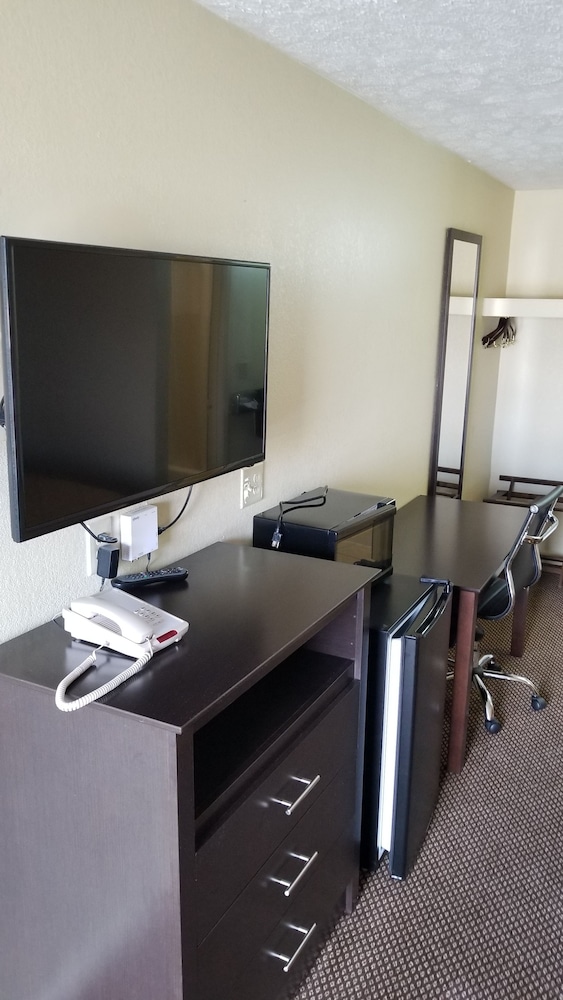 Greenfield Inn - photo 3