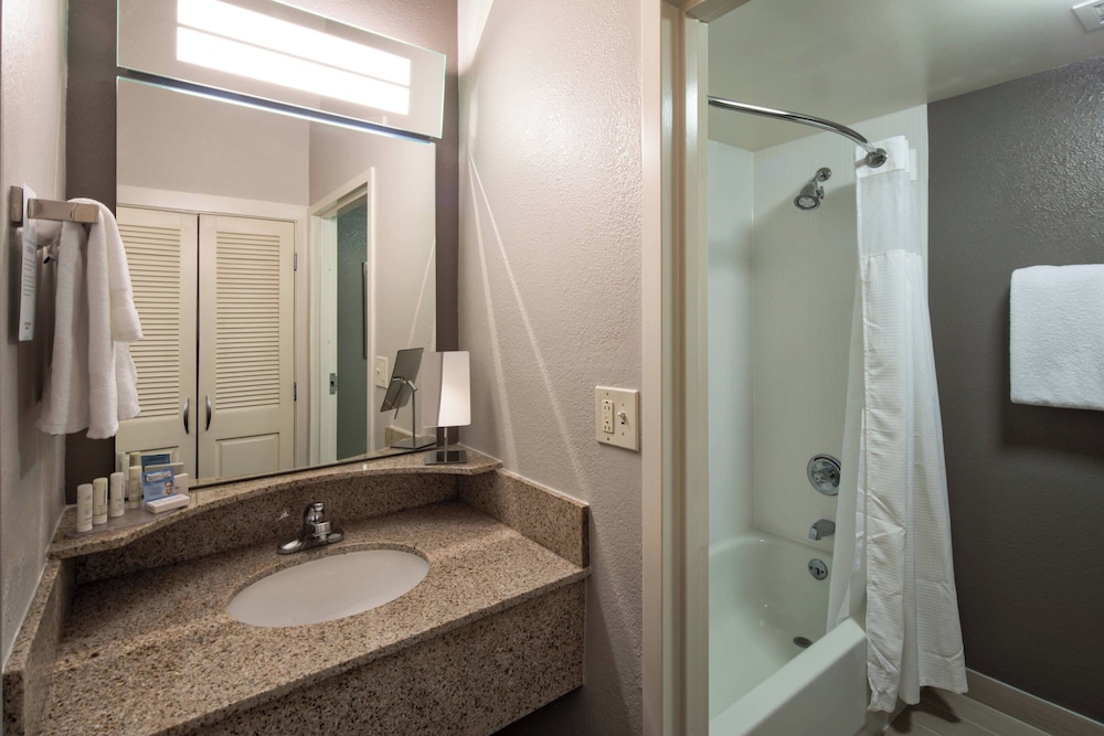 Courtyard by Marriott Rock Hill - photo 16