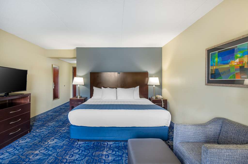 Best Western Plus Waynesboro Inn & Suites Conference Center - photo 21