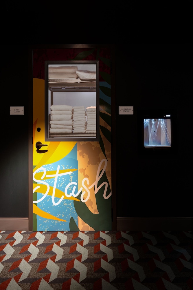 Moxy St. Petersburg Downtown - photo 26