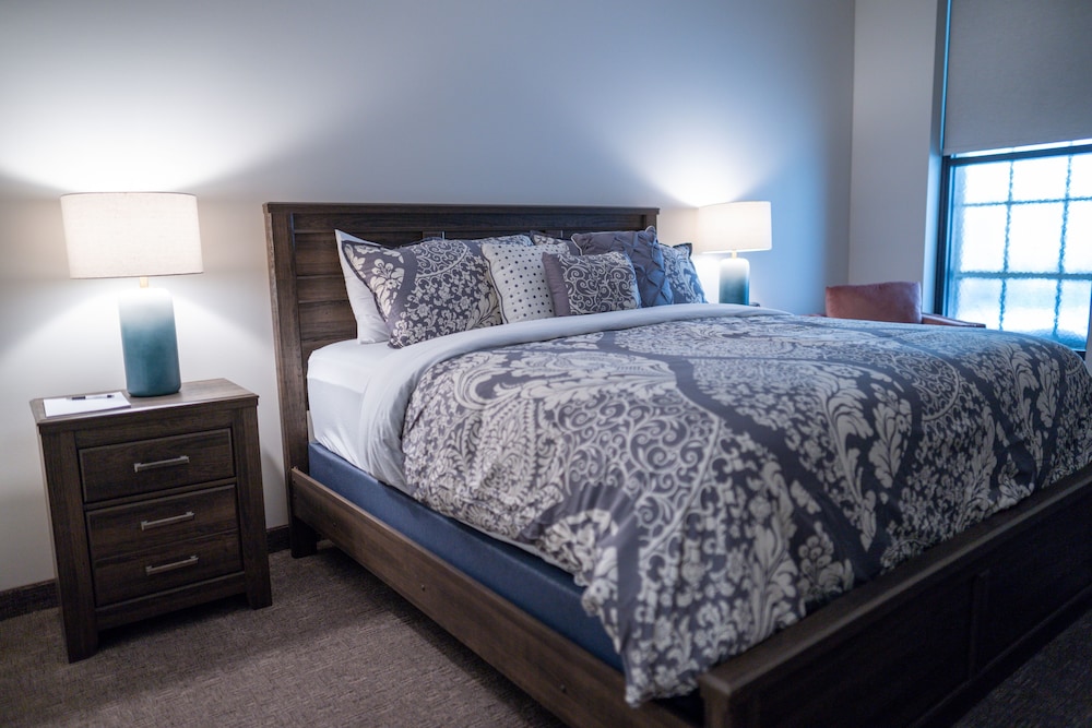 The Alonzo Ward Hotel - photo 8
