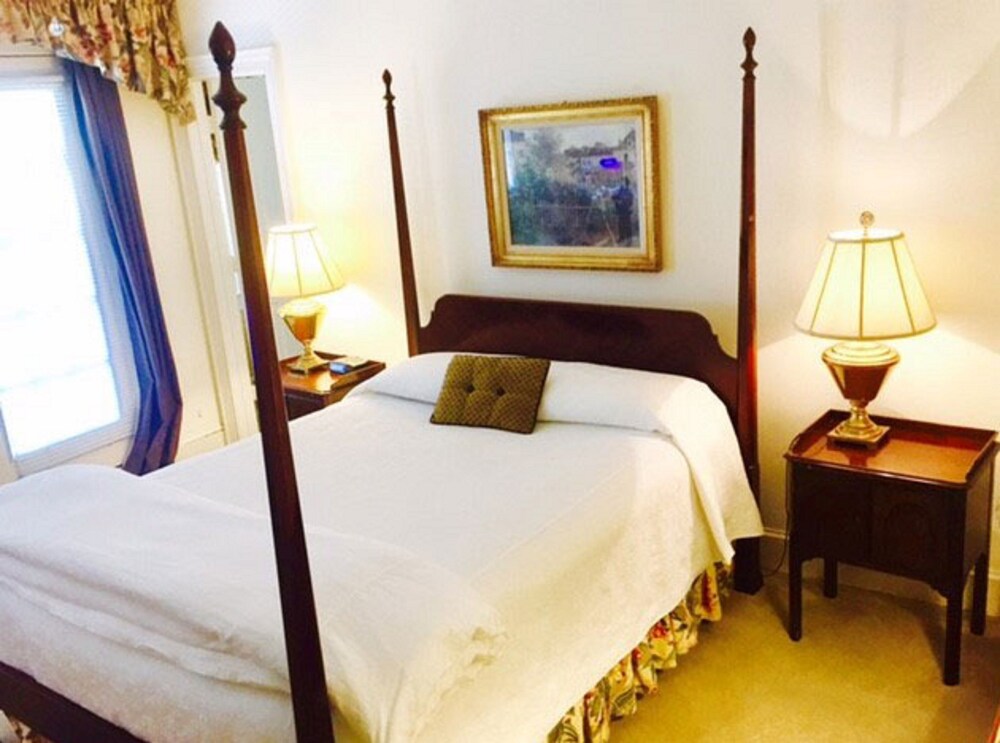 Morehead Inn - photo 24