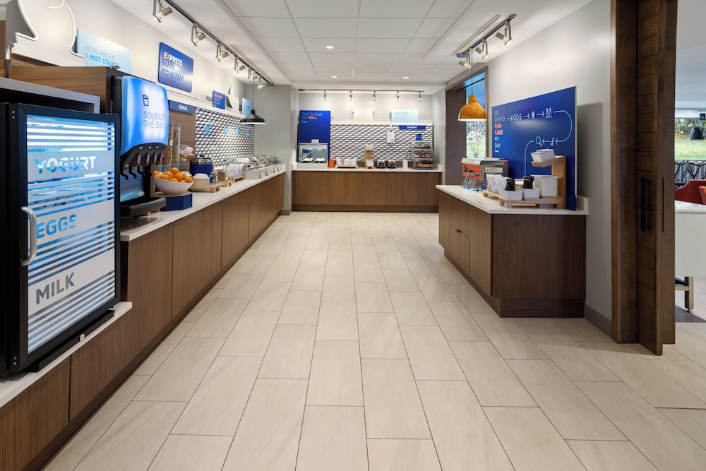 Holiday Inn Express & Suites Waynesboro East by IHG - photo 26