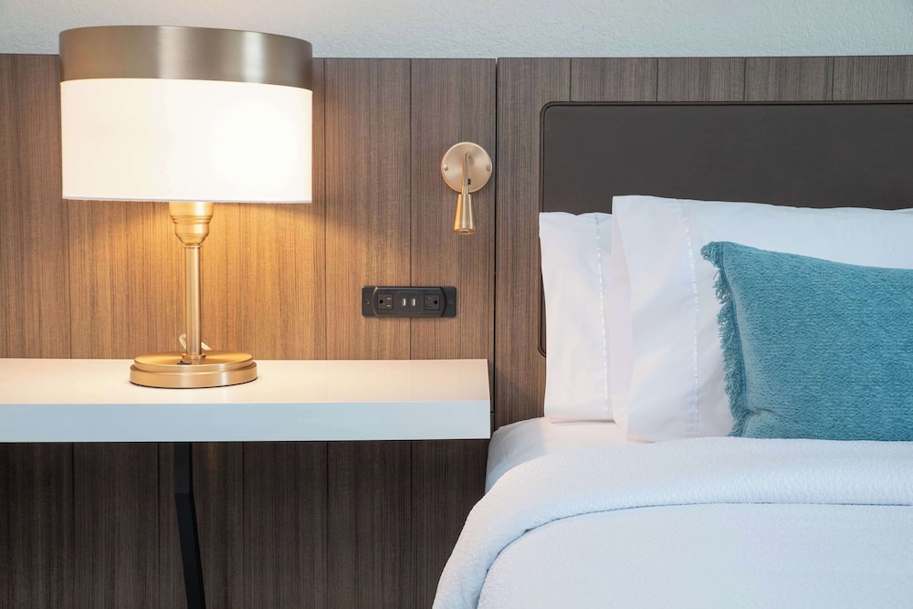 Hilton Garden Inn Des Moines Airport - photo 11