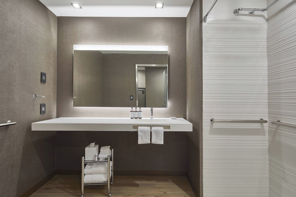 AC Hotel by Marriott Atlanta Airport Gateway - photo 16