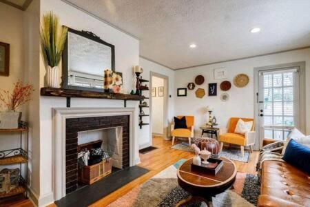 Pet Friendly Bungalow Steps to Inman Park — 4-Star Luxury Hotel in Atlanta, United States