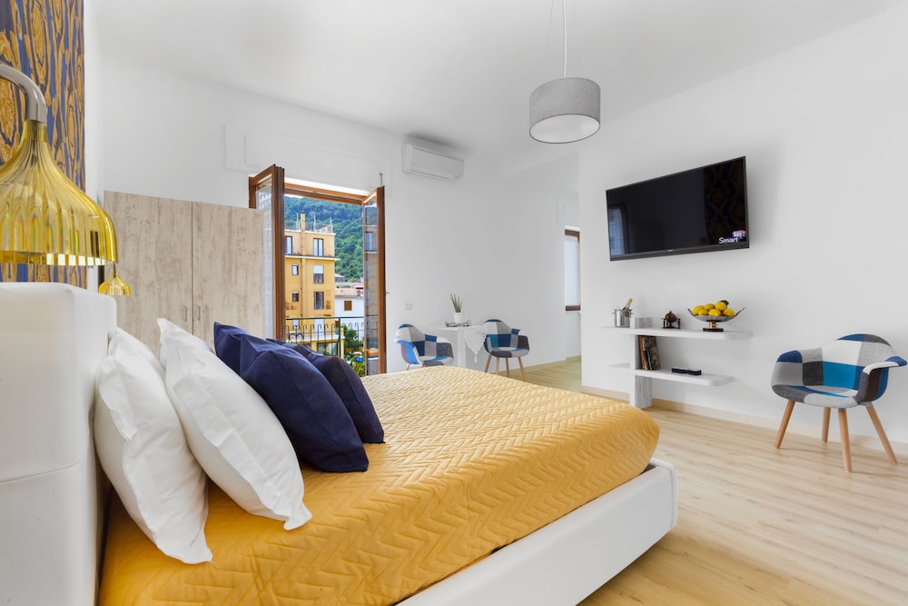 Les Suites des Tout le Monde in Sorrento, Italy