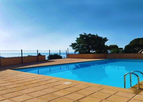 La Terrasse de Marie Superbe Vue Terrasse Piscine in Cavalaire-Sur-Mer, France