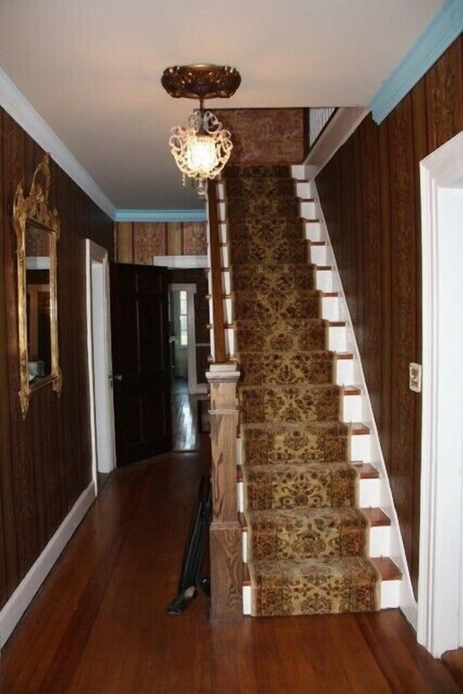 VanWinkle Inn - photo 26