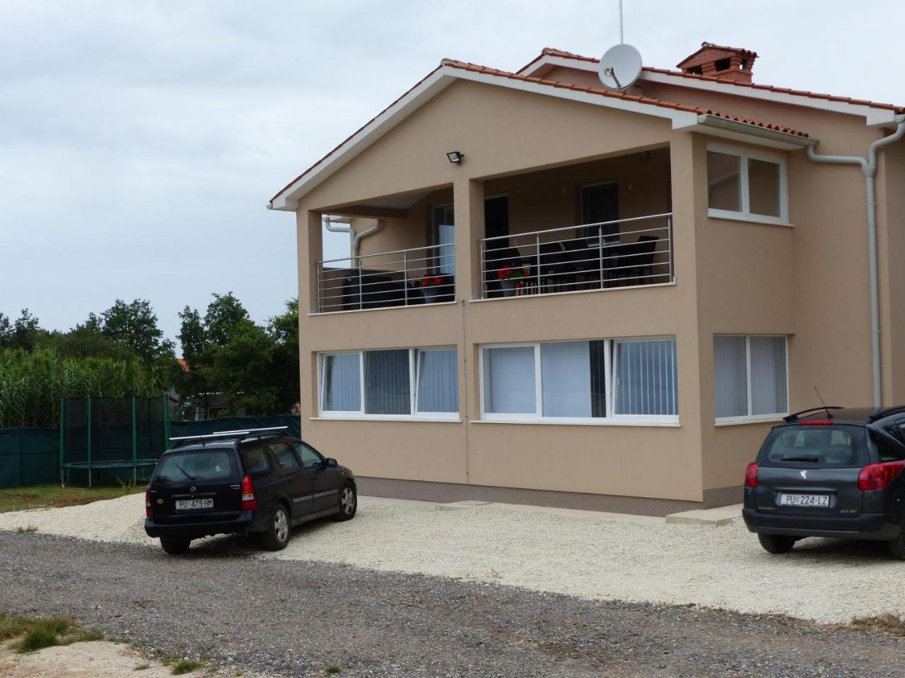 Apartmani Danica — 4-Star Luxury Hotel in Vodnjan, Croatia
