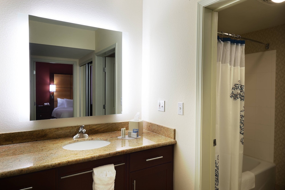 Residence Inn Marriott Airport - photo 11
