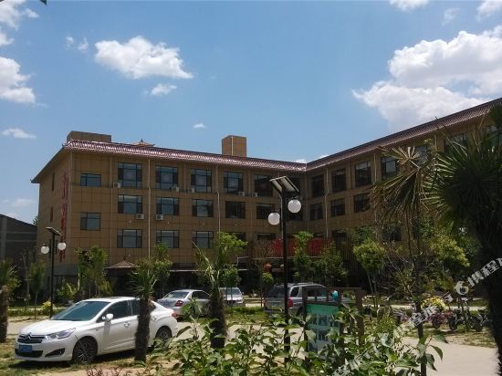 Qingyi Manor - carbon neutral hotel in Unknown City