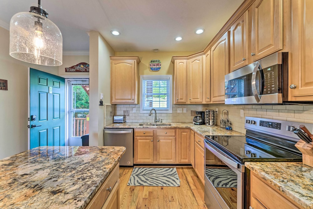 1 Mi to Beech Mtn Resort All Season Home Base in Banner Elk, United States