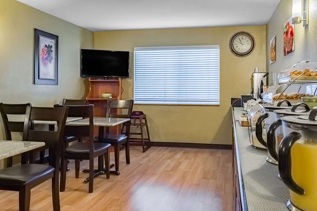 Quality Inn & Suites Vancouver North - photo 30