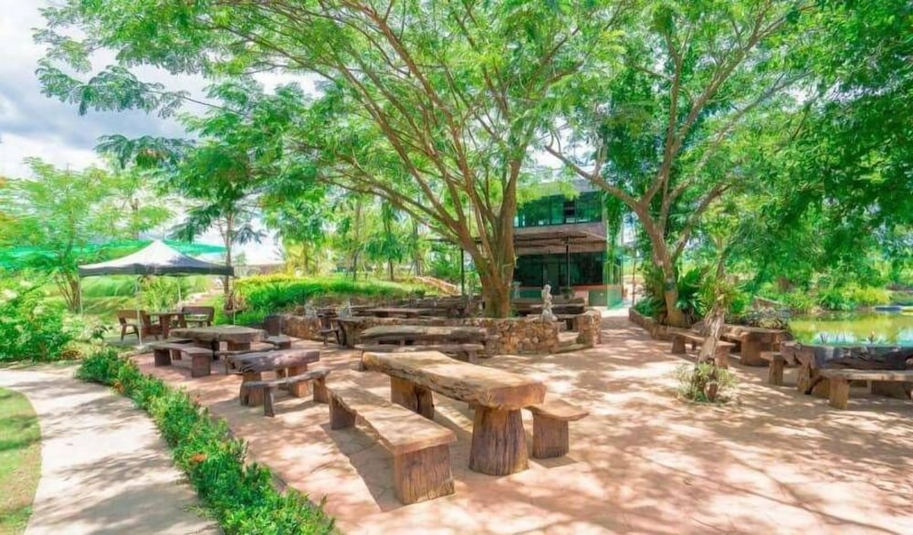 Alongkorn Farm and Resort in Kaeng Krachan, Thailand