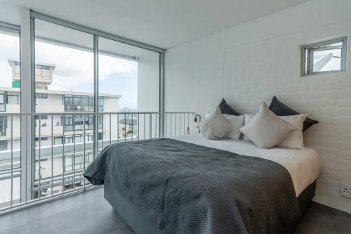 Sea Point Sunset Views Stylish Escape