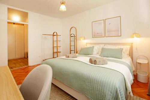 Two bedroom cozy apartment Vimalu — 4-Star Luxury Hotel in Split, Croatia