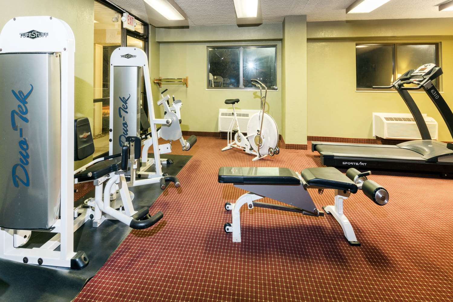 Super 8 by Wyndham Strongsville Cleveland - photo 18