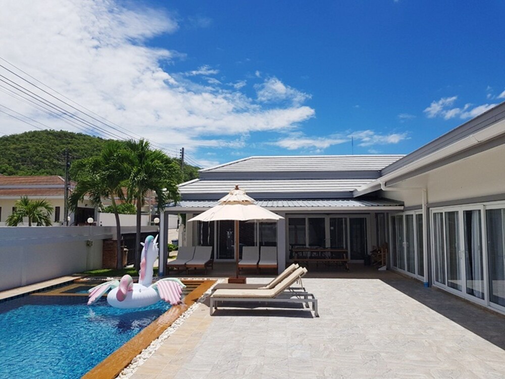 ปุณิกา พูล วิลล่า หัวหิน Punika Pool Villa Hua Hin — 4-Star Luxury Hotel in Hua Hin, Thailand