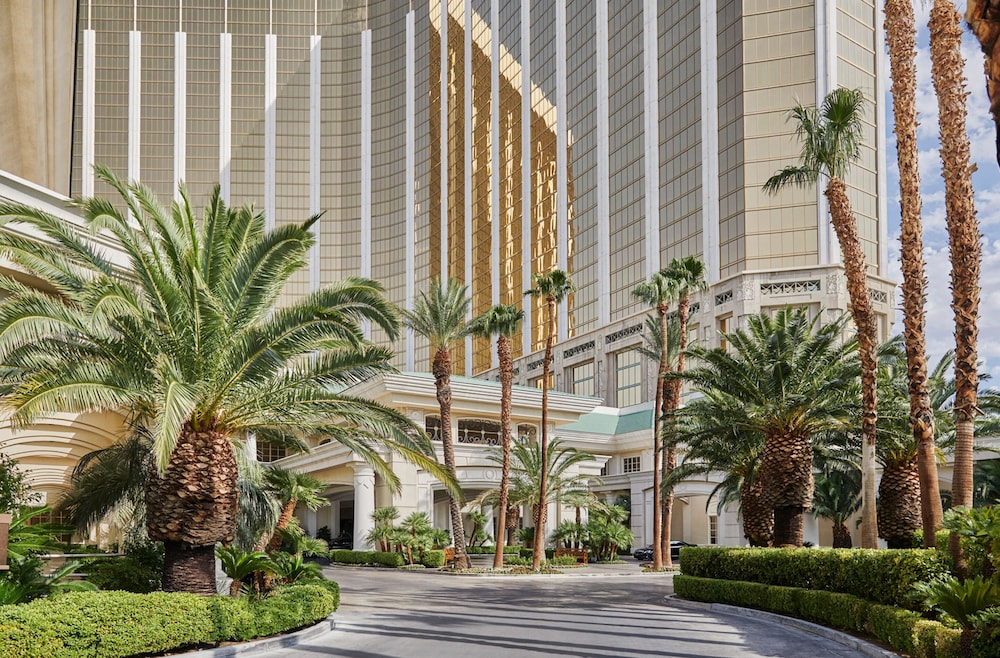 Four Seasons Hotel Las Vegas - photo 2