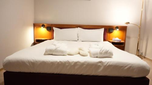 SN Hotel and Restaurant — hotel in Langgons