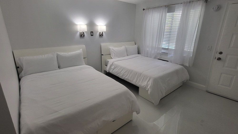 Palm Breeze Hotel - photo 18