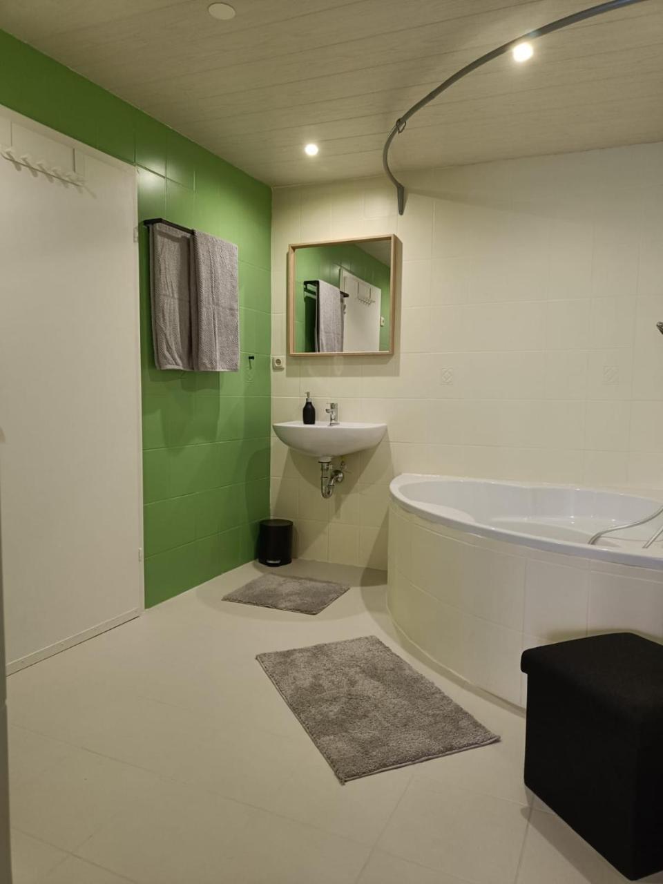 Charlys Ferienhaus — Volkach — photo 3