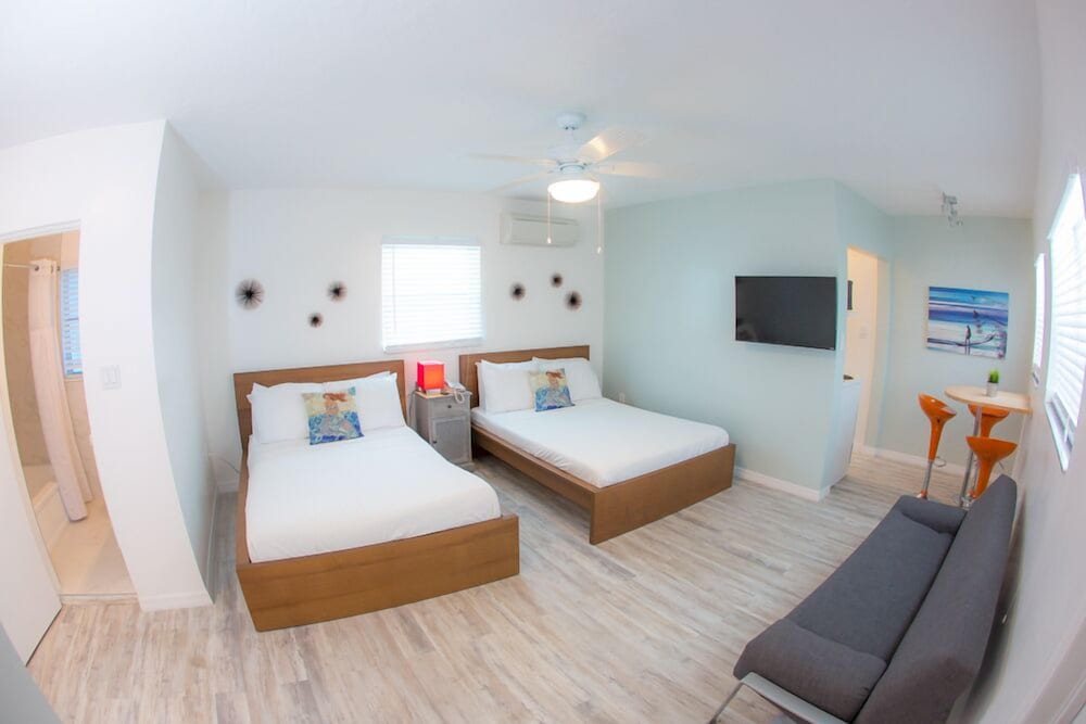 St Pete Beach Suites - photo 24